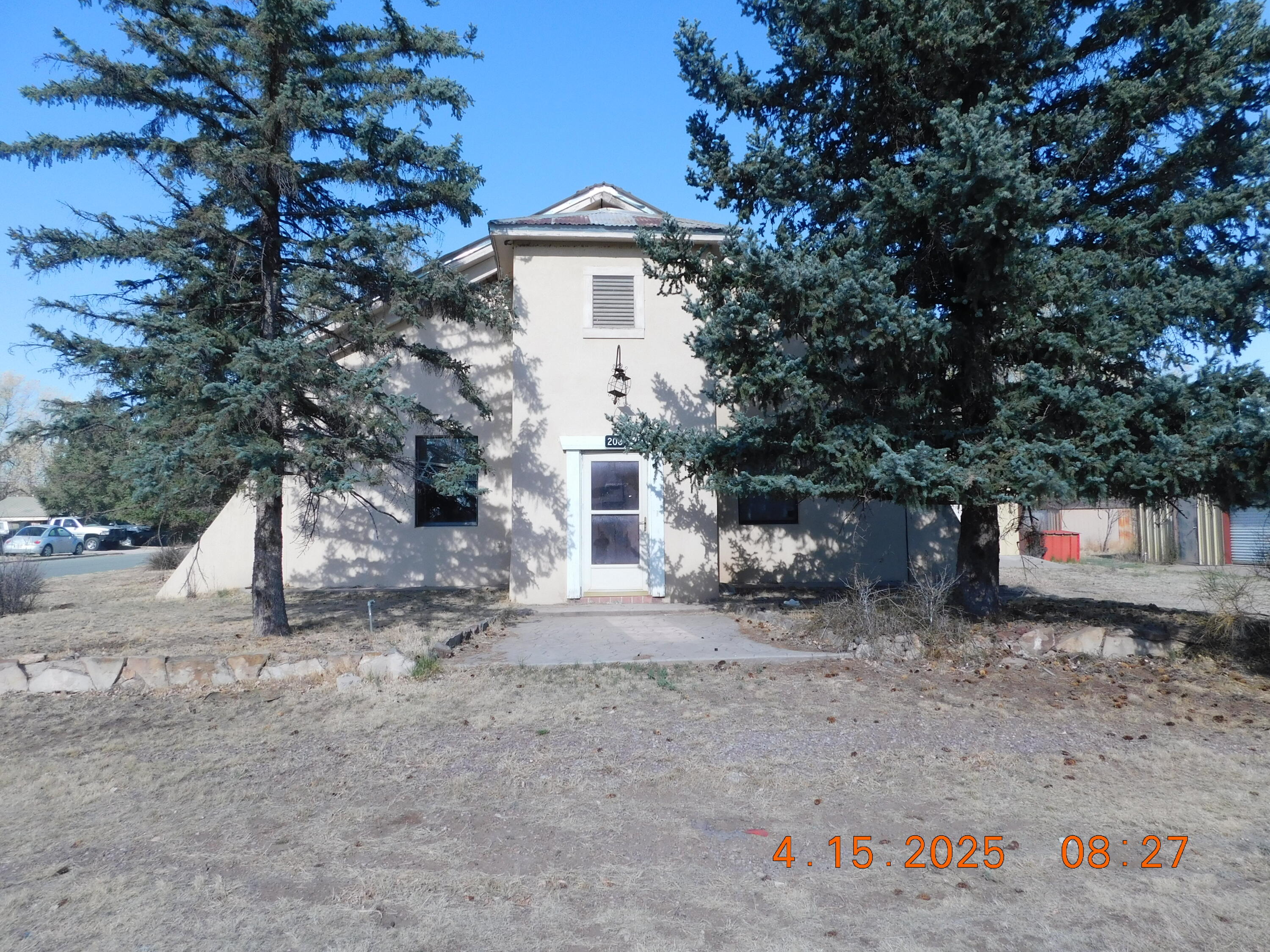 208 S WHITE OAKS Avenue - Main Image