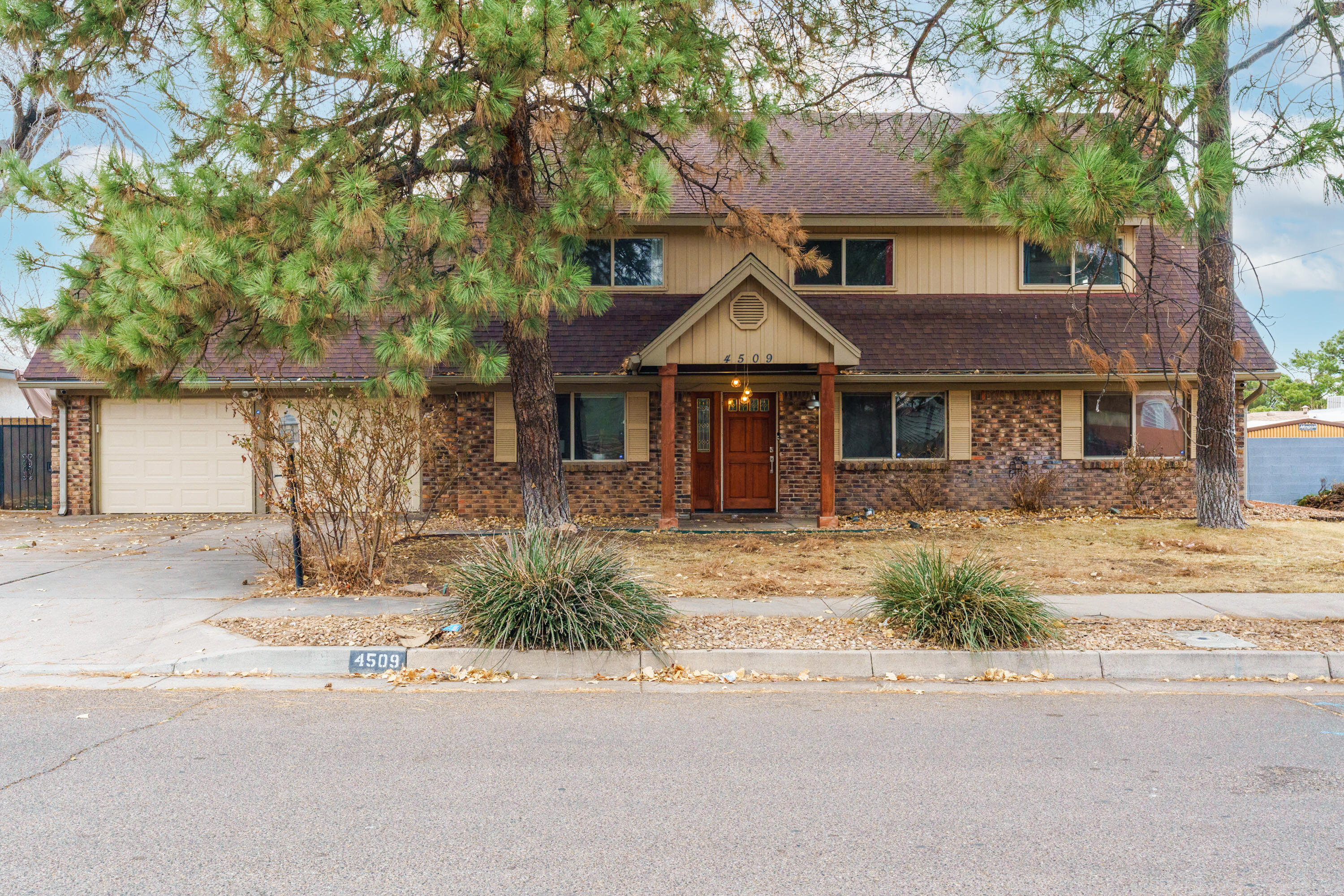 4509 DONA MARGUERITA Avenue NE - Main Image