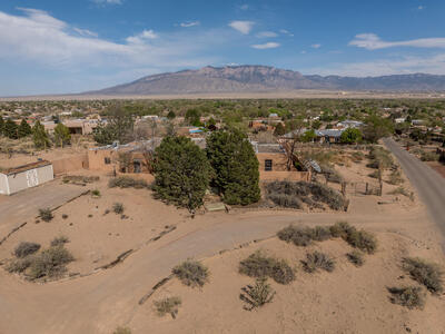 360 RECLINING ACRES Road, Corrales 