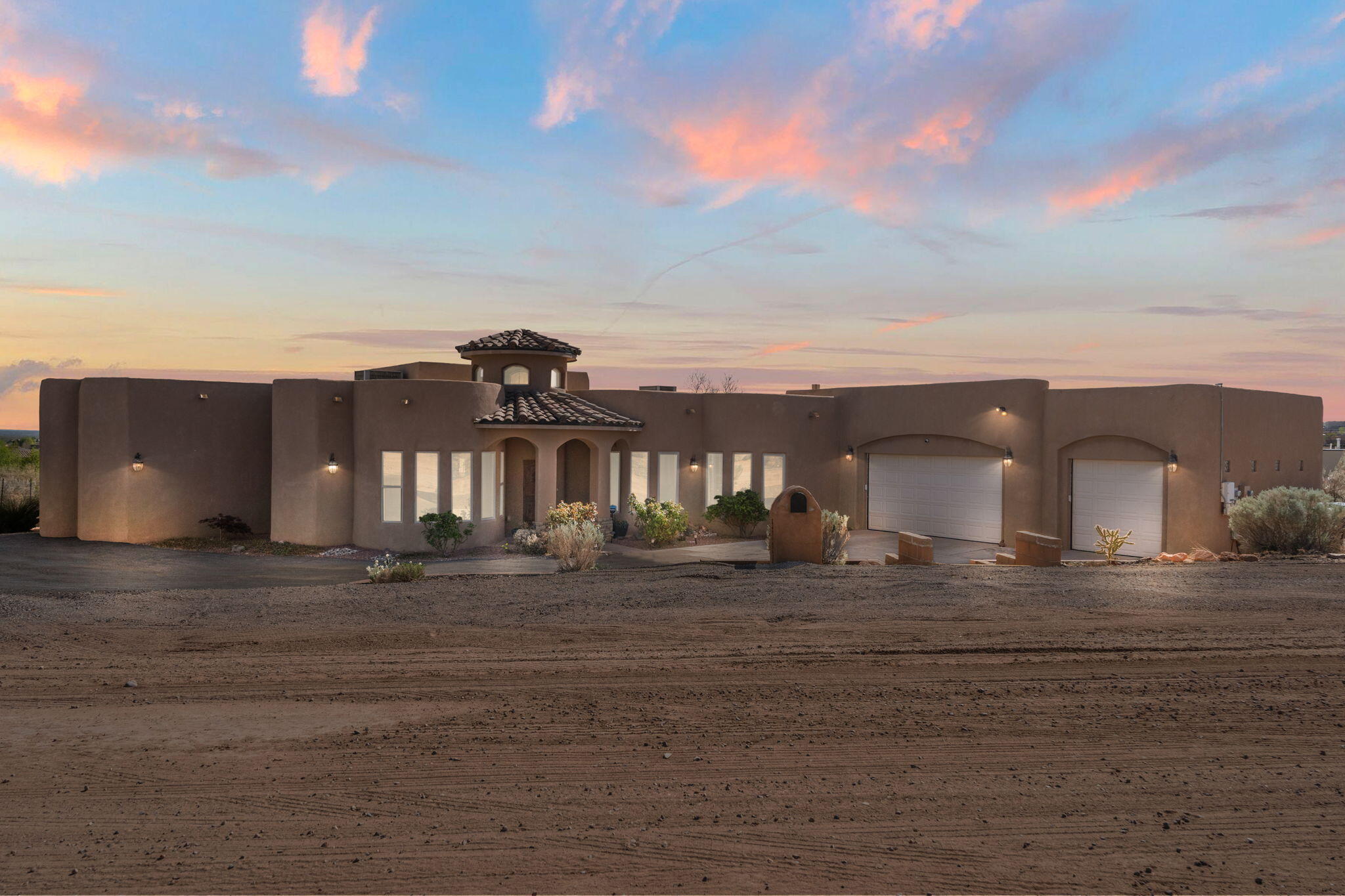 5720 RIO LAMA Road NE - Main Image