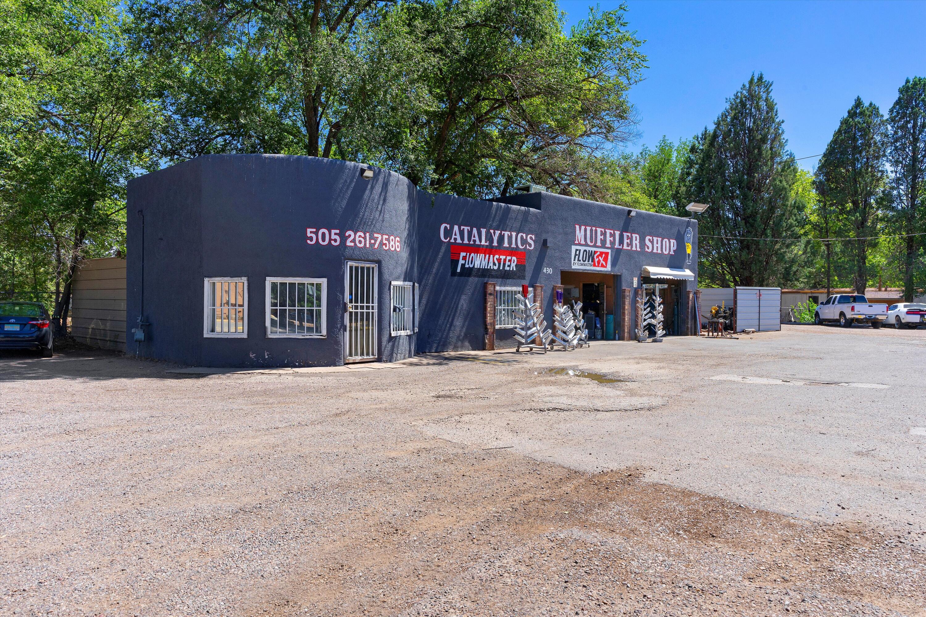 430 ISLETA Boulevard SW - Main Image