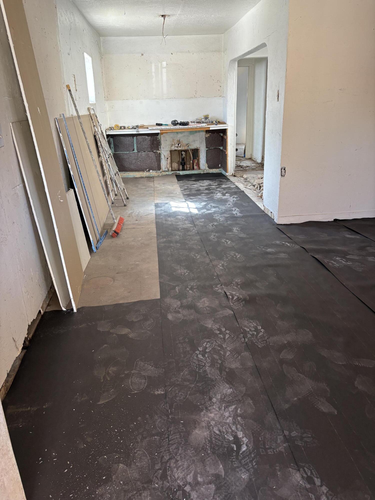 822 LEWIS Avenue SW - Main Image