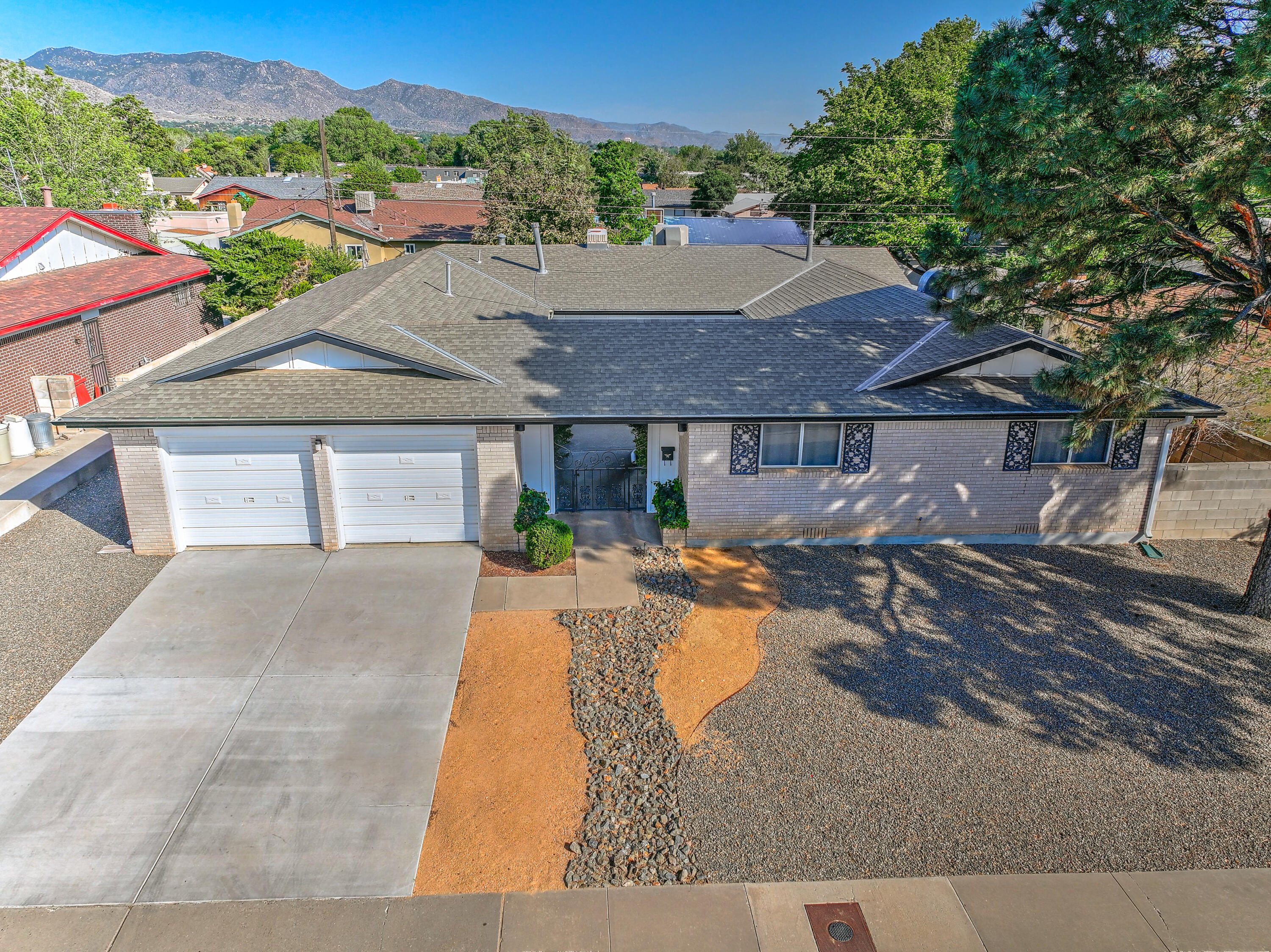 3208 REINA Drive NE - Main Image