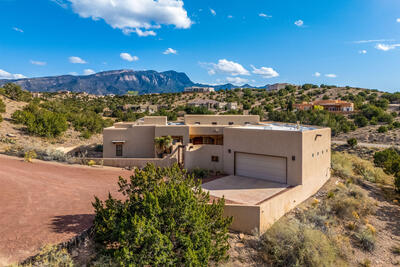 25 Camino Manzano, Placitas 