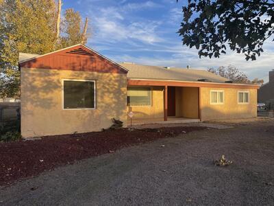 6668 ELWOOD Drive NW, Los Ranchos 
