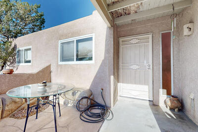 240 FLIP Lane SW, Albuquerque