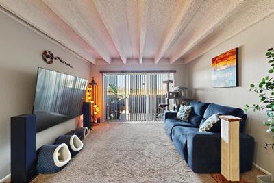 1100 ALVARADO Drive SE 211, Albuquerque