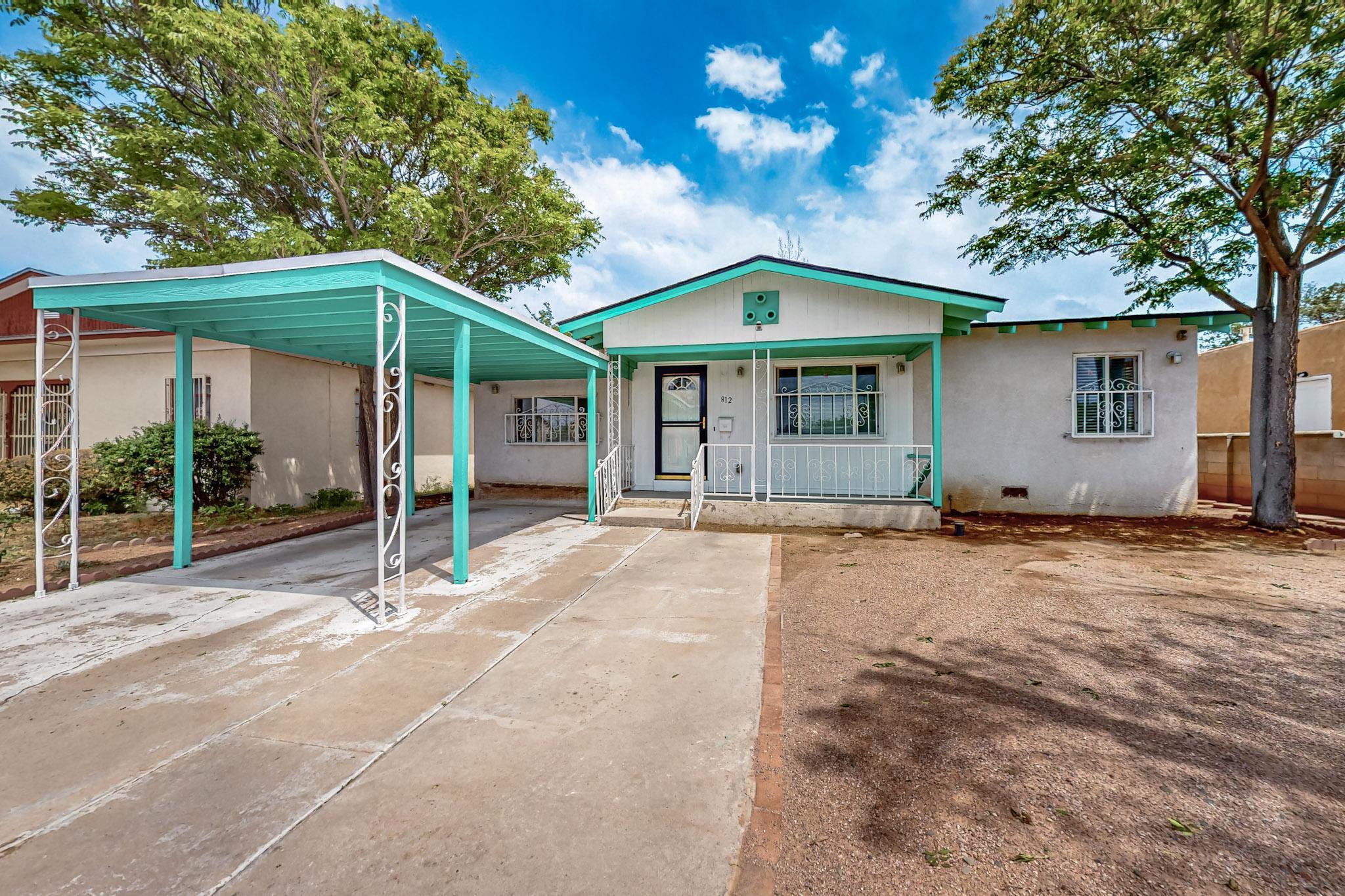 812 CARDENAS Drive SE - Main Image