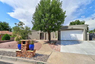 6400 TORREON Drive NE, Albuquerque 