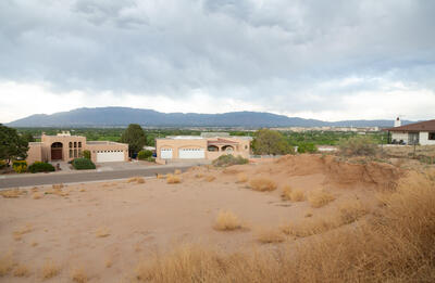 1407 CRESCENT Drive NW, Albuquerque 