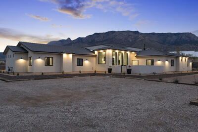 12405 PALOMAS Avenue NE, Albuquerque 