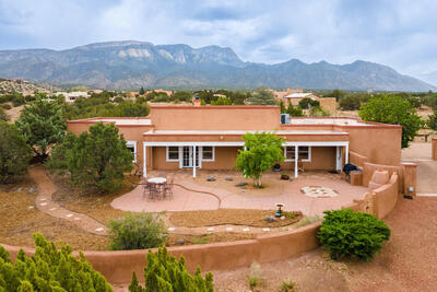 27 HOMESTEAD Lane, Placitas 