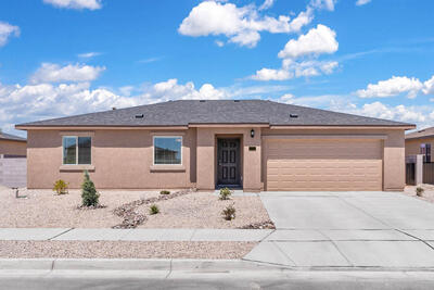 2510 Calle del los Claveles, Belen 