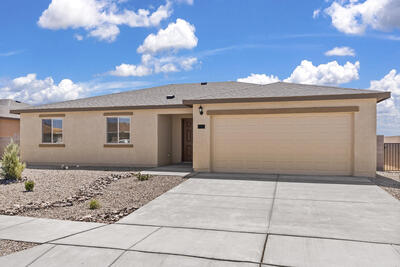 2505 Calle del los Claveles, Belen 