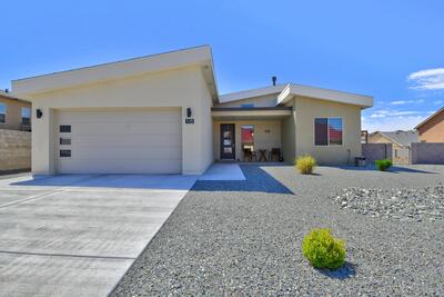 18 CAMEL Road, Los Lunas