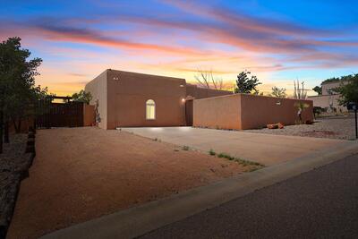 3 GENIE Court, Los Lunas