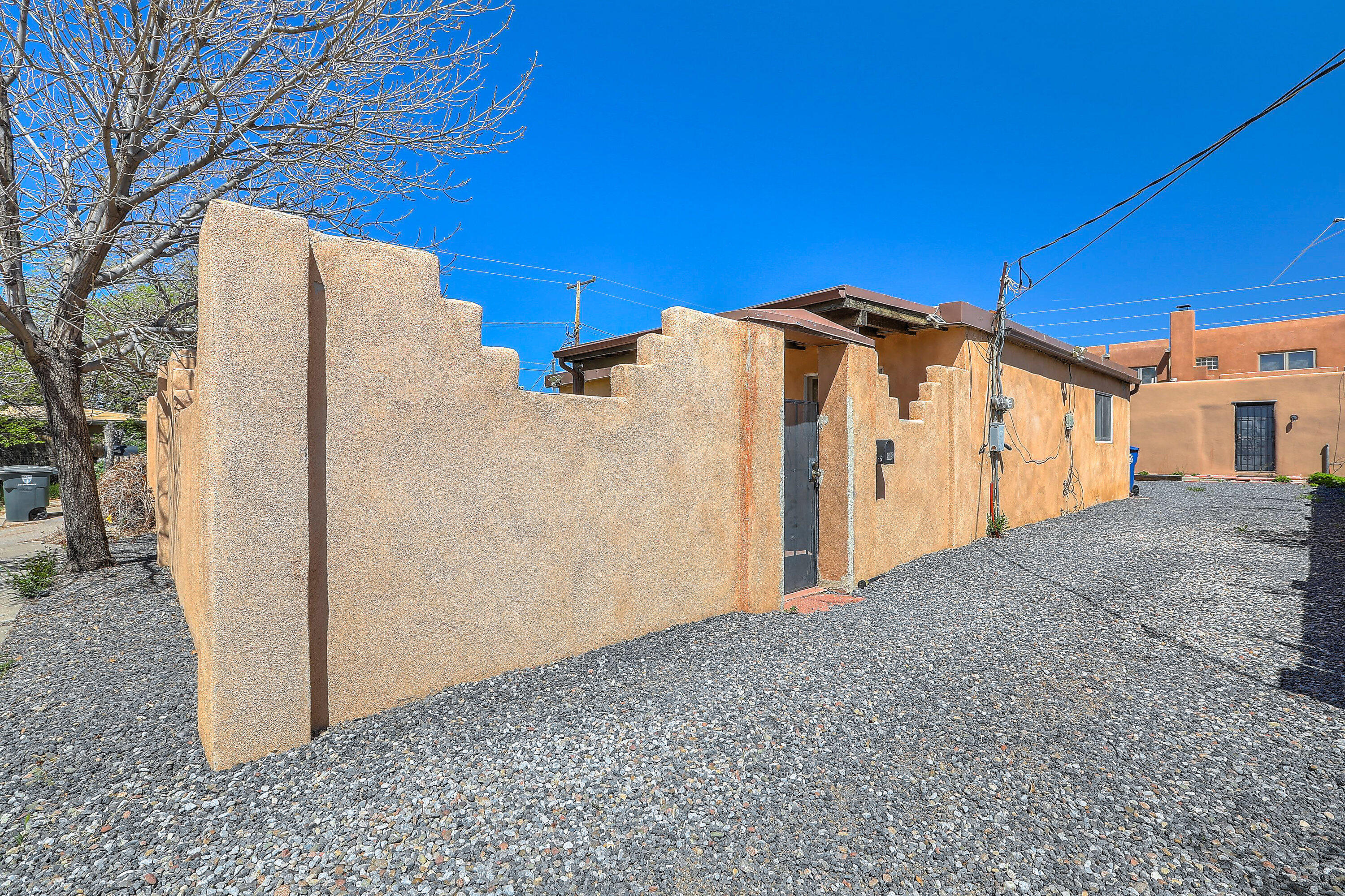909 NINITA Street - Main Image