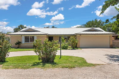 588 El Pueblo Road NW, Los Ranchos
