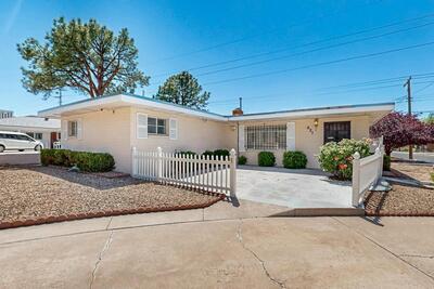 621 MADEIRA Drive NE, Albuquerque 