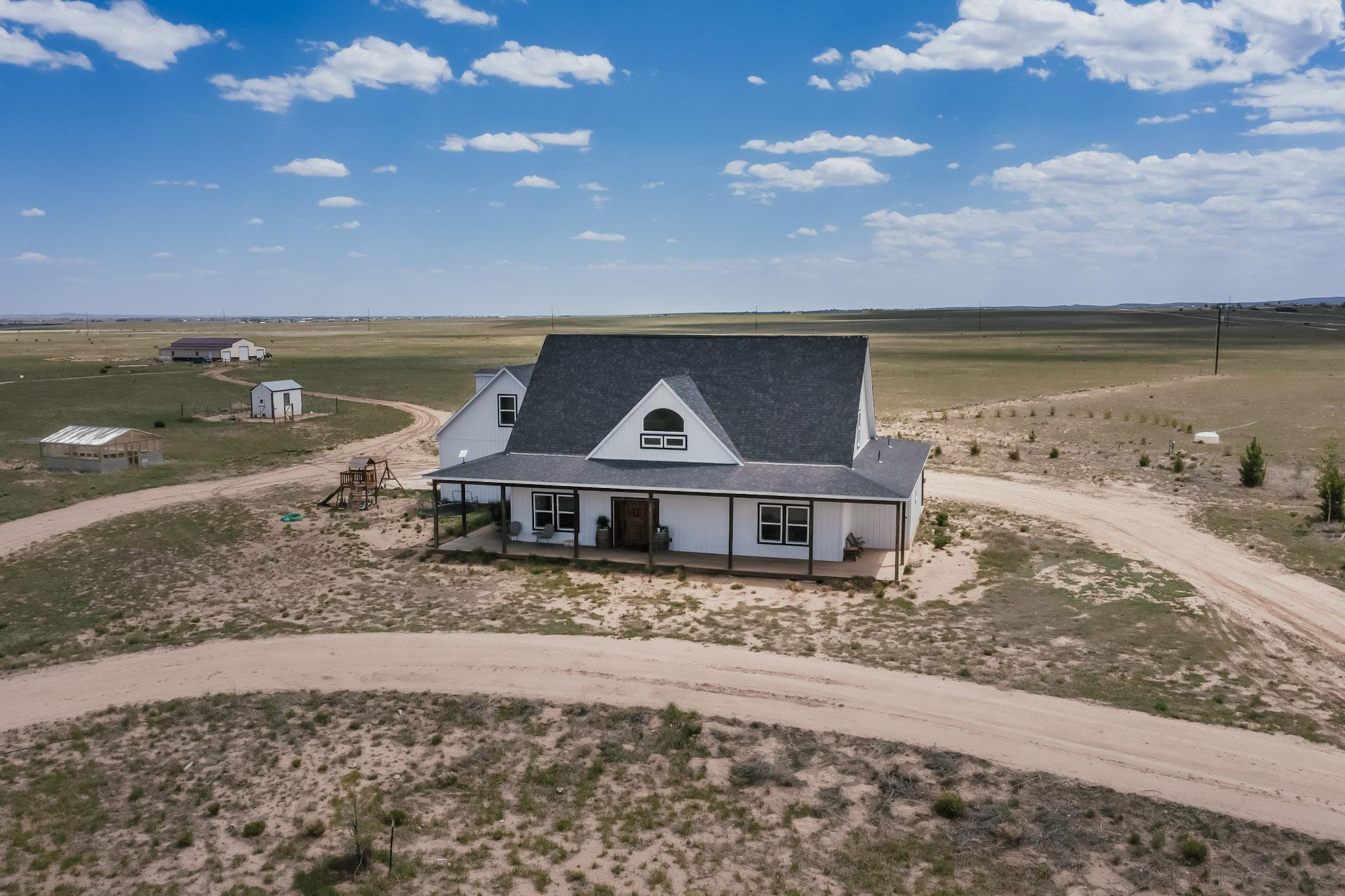 420 BASSETT Boulevard - Main Image