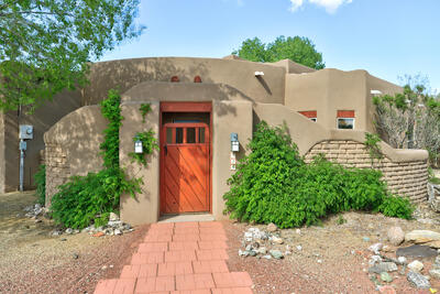 720 SIERRA VISTA Road, Corrales 