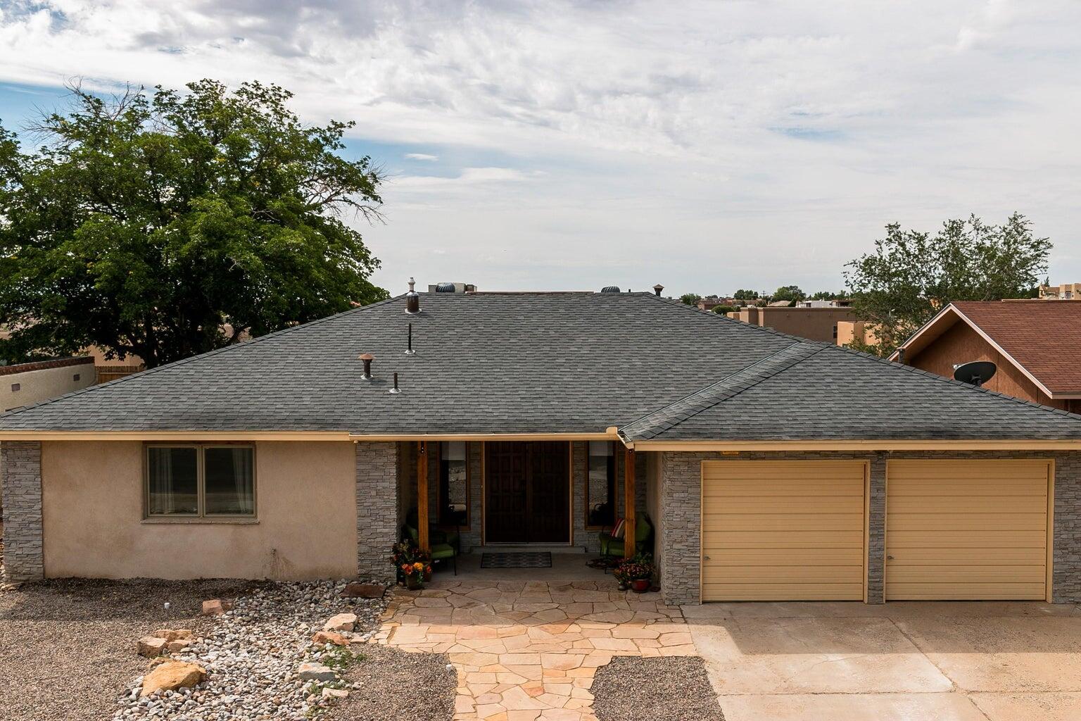 5512 DUERKSEN Road NW - Main Image