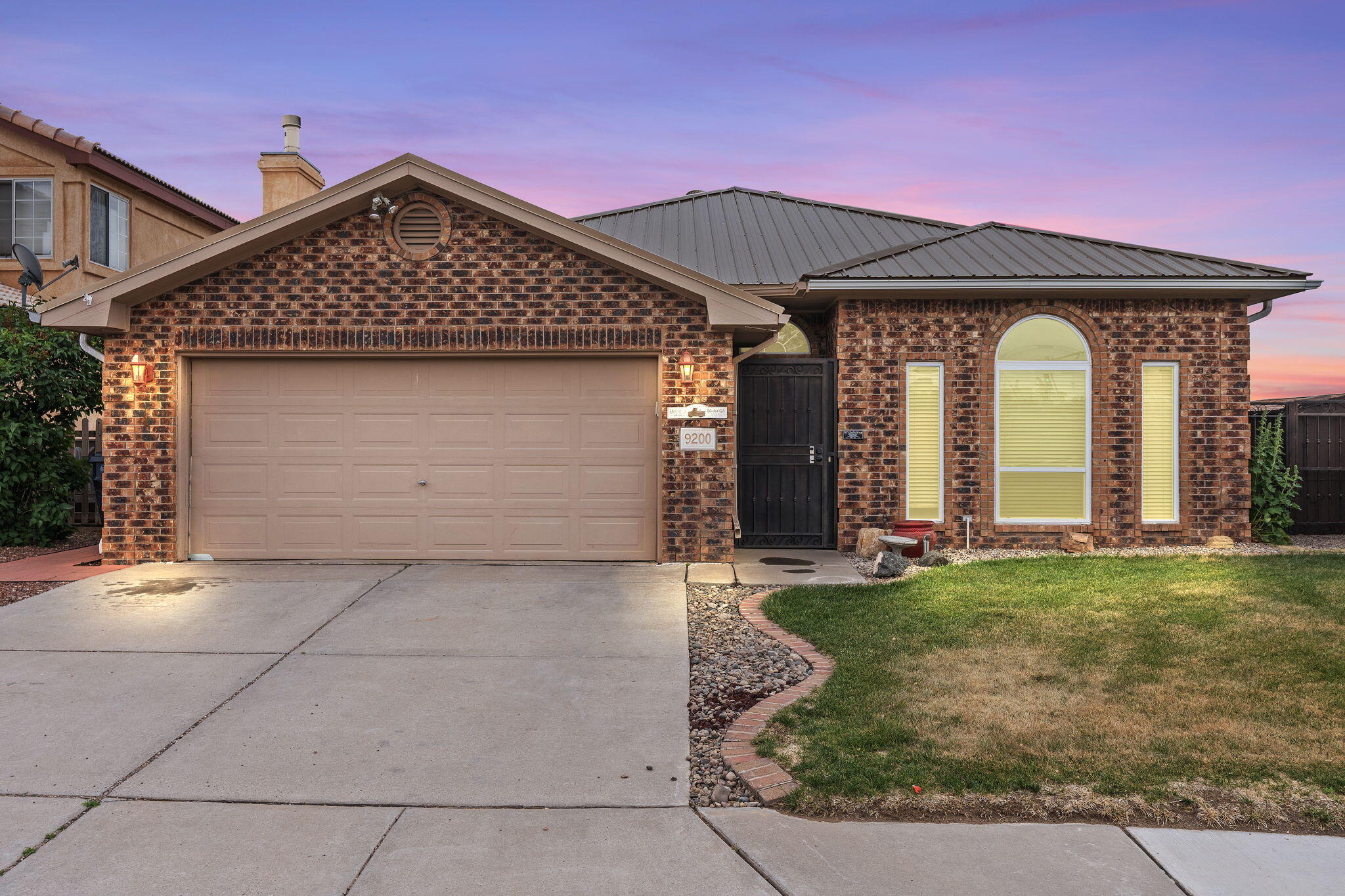 9200 SAGUARO Street NW - Main Image