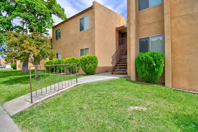 931 COUNTRY CLUB Drive SE J, Rio Rancho 