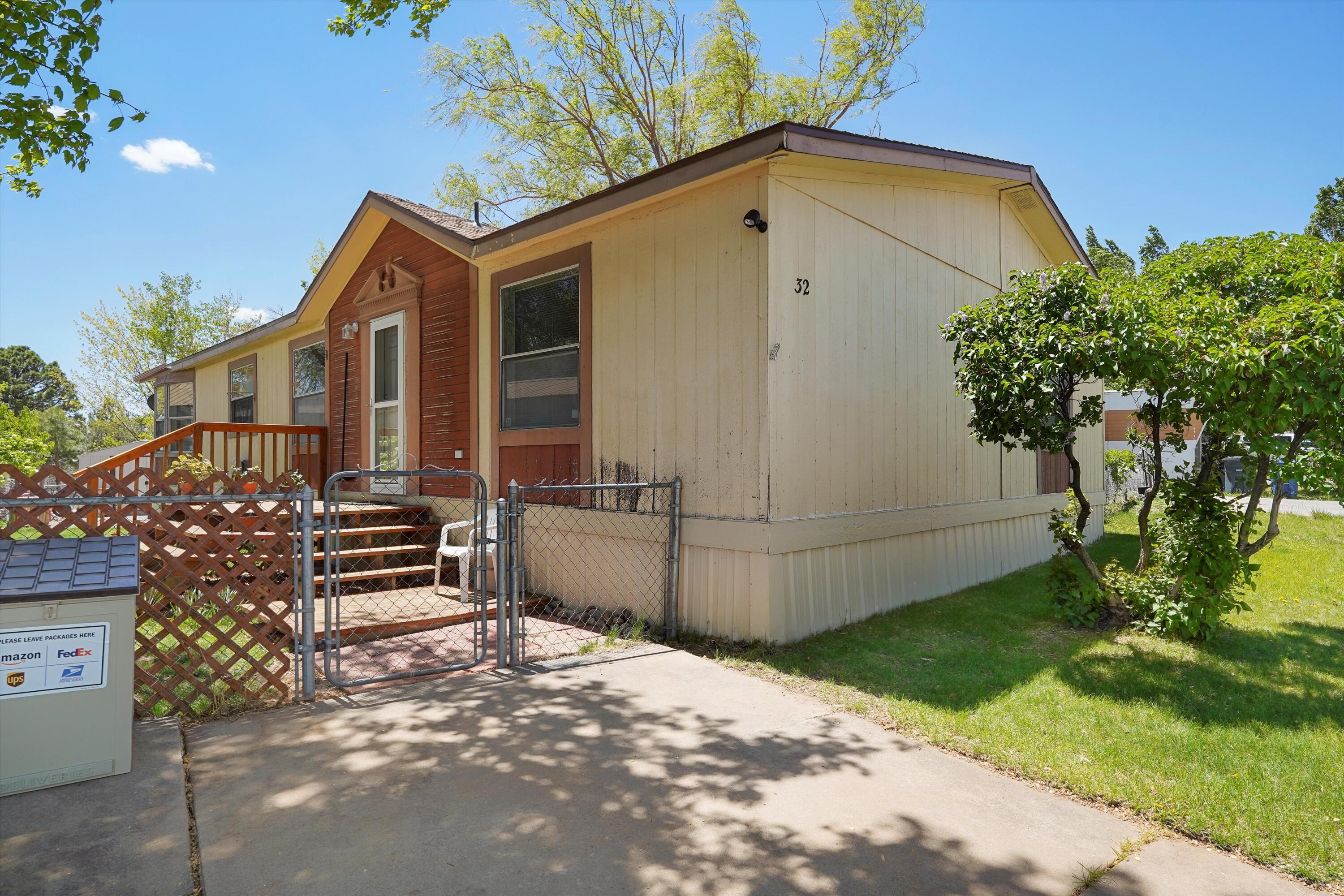 945 SAN ILDEFONSO Road 32 - Main Image