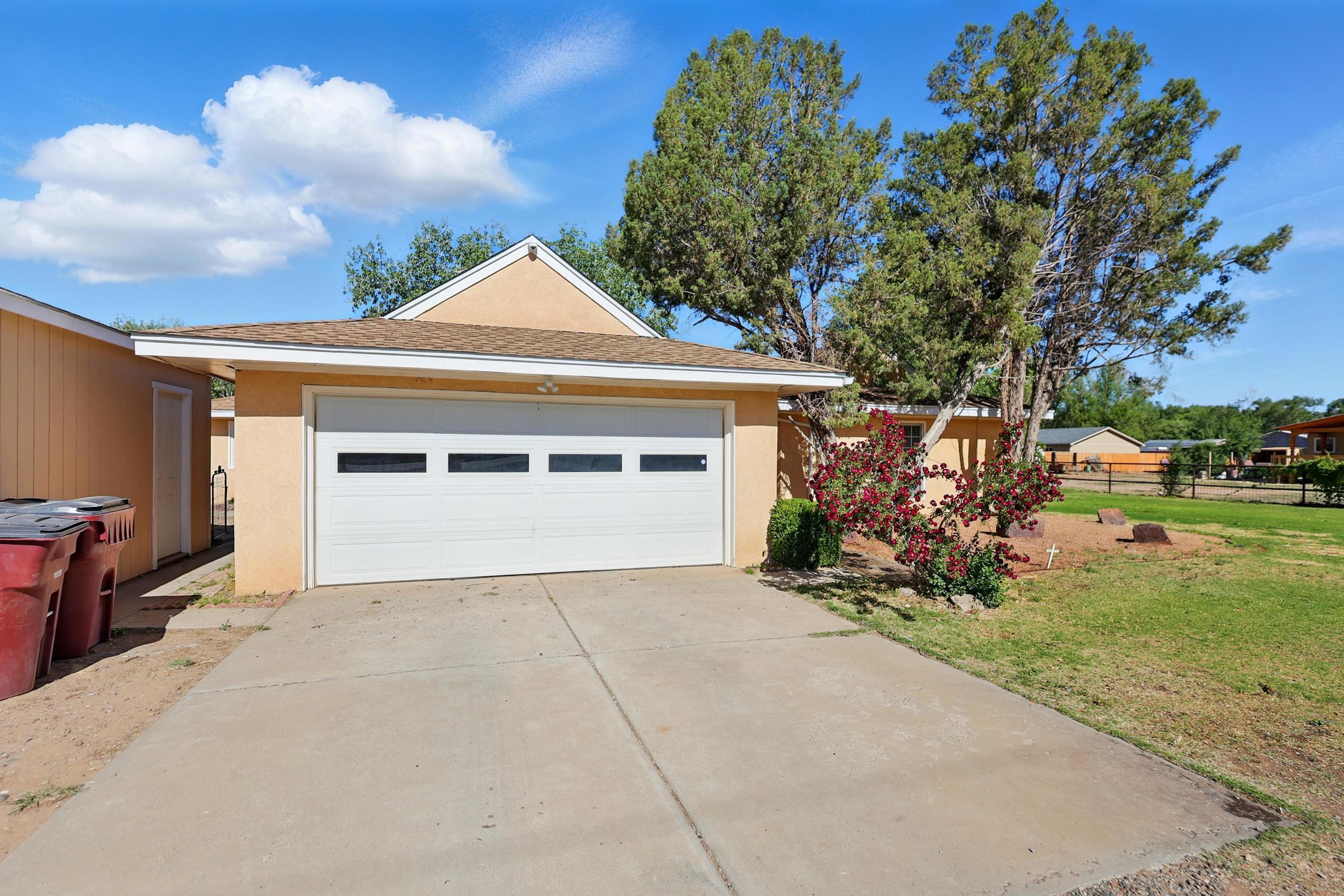 1595 W BOSQUE Loop - Main Image