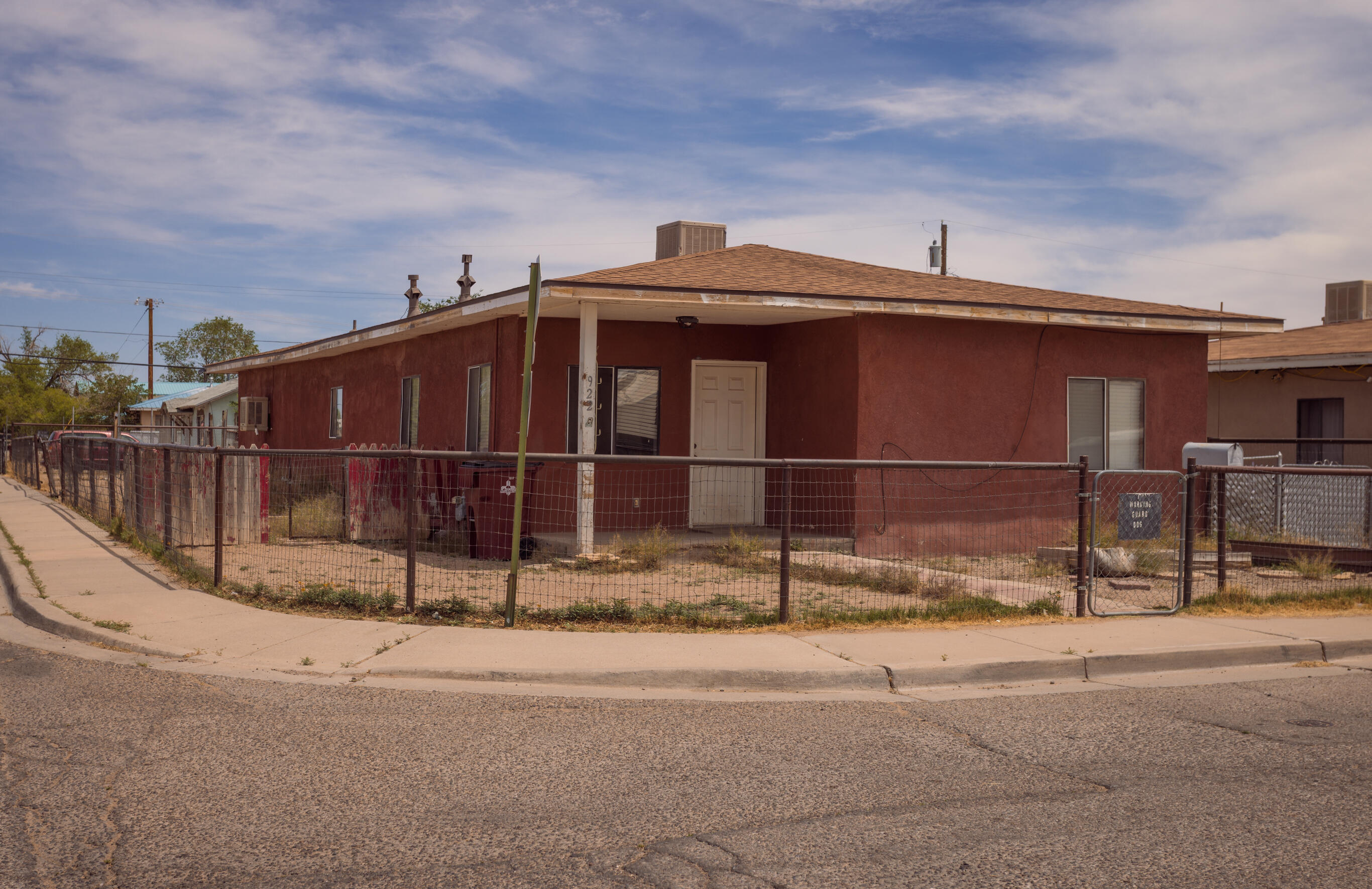 922 W GILBERT Avenue - Main Image