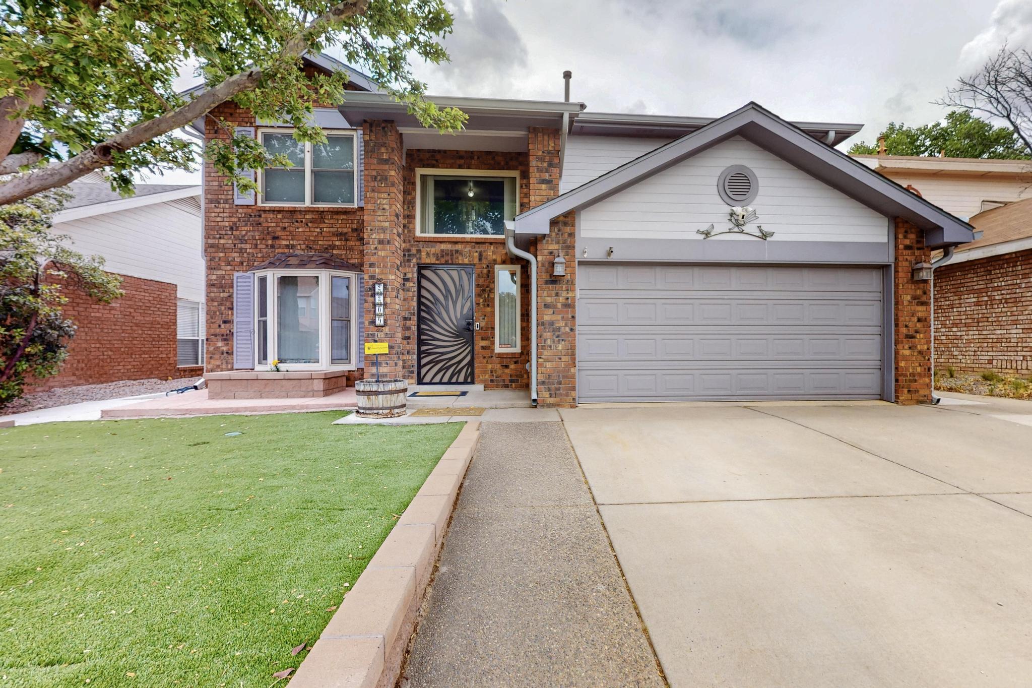 2209 SUNSTONE Drive NW - Main Image