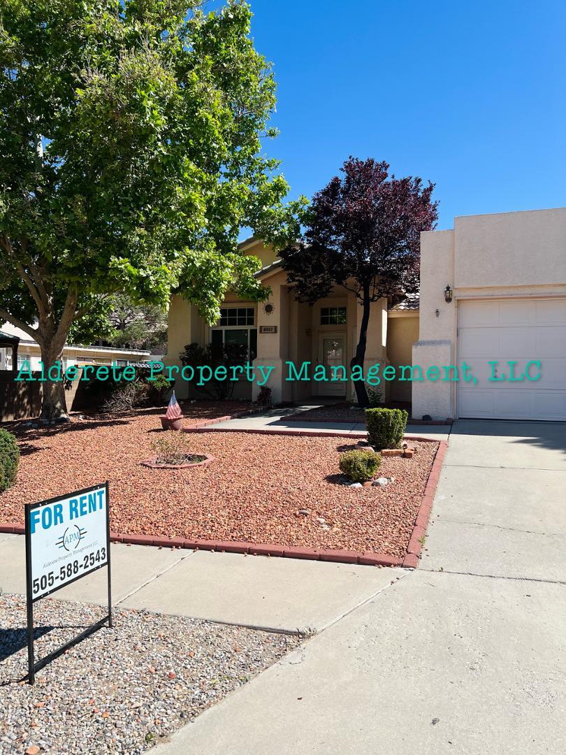8302 Calle Ensueno NW - Main Image