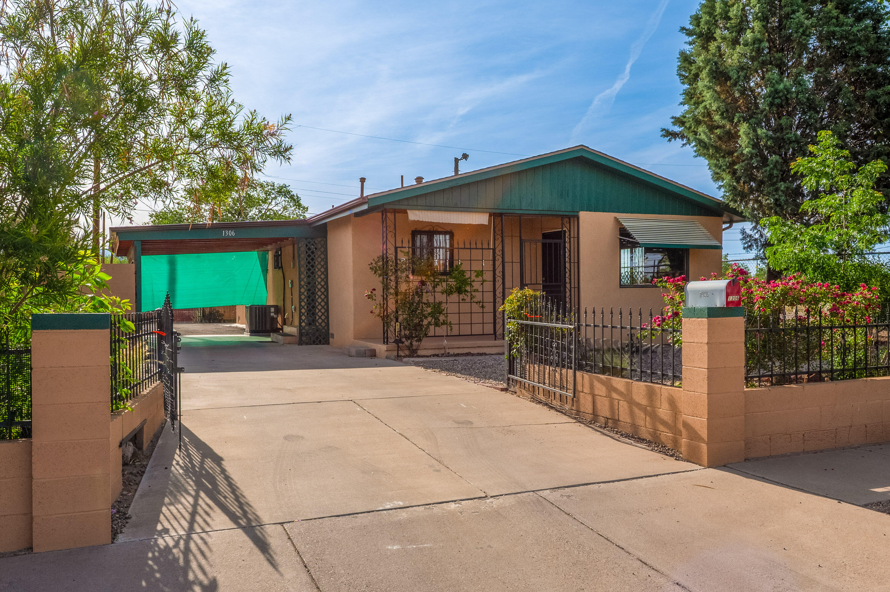 1306 SAN VENITO Road NW - Main Image
