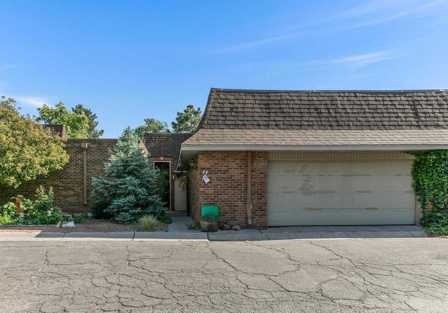 24 Lakeshore Drive NE - Main Image