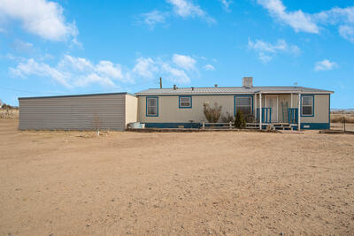2 STOREY Avenue, Belen
