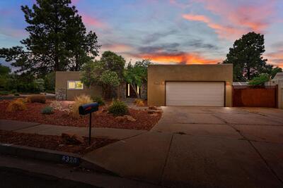 8320 CHERRY HILLS Drive NE, Albuquerque