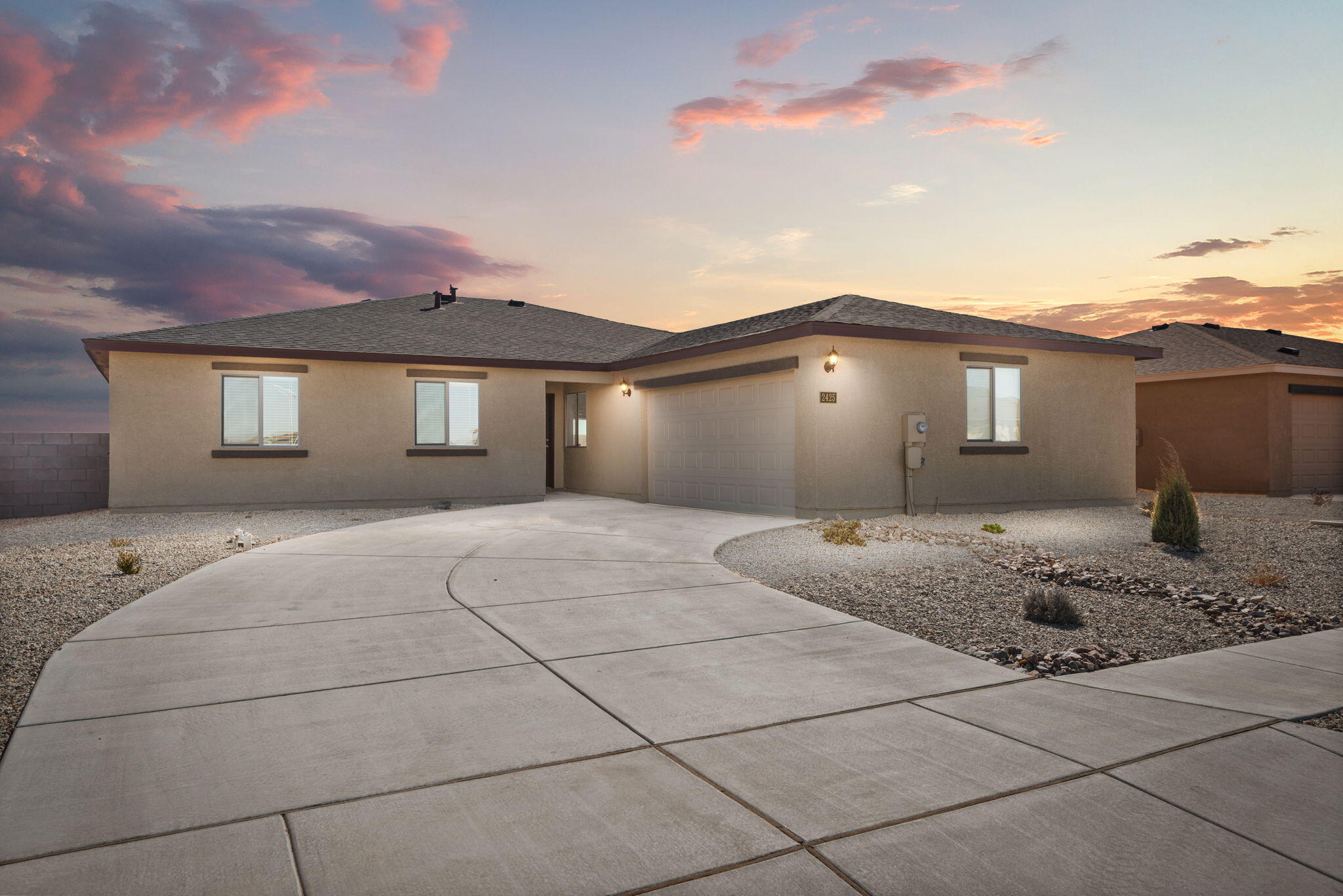 2425 DESI Loop - Main Image