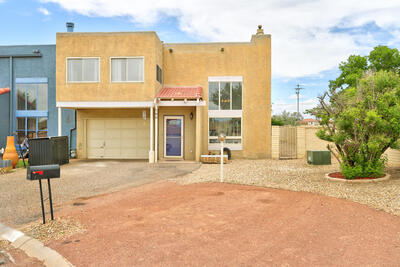 589 DIEZ Y OCHO Court SE, Rio Rancho