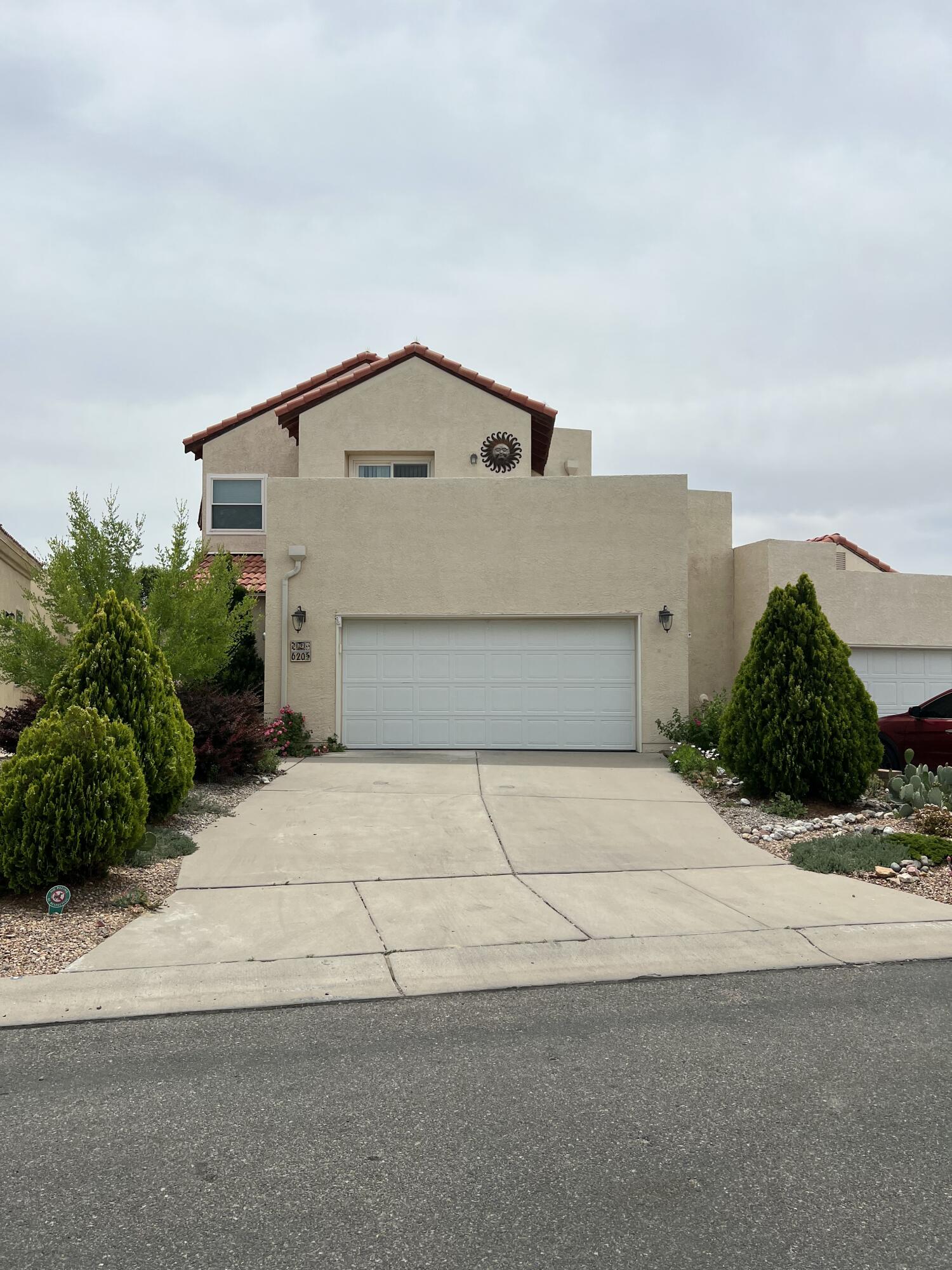 620 RENAISSANCE Loop SE - Main Image