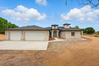 1688 SICHLER Road, Los Lunas