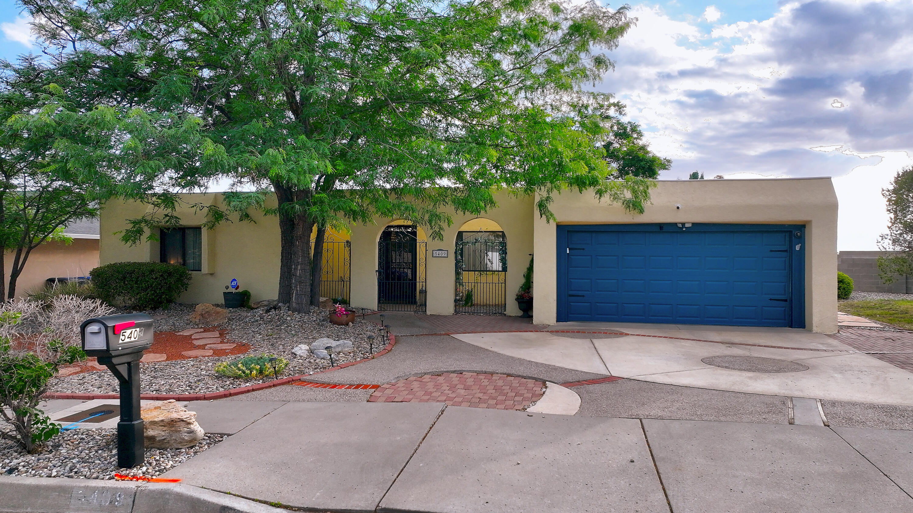 5409 CANDLEWOOD Court NE - Main Image
