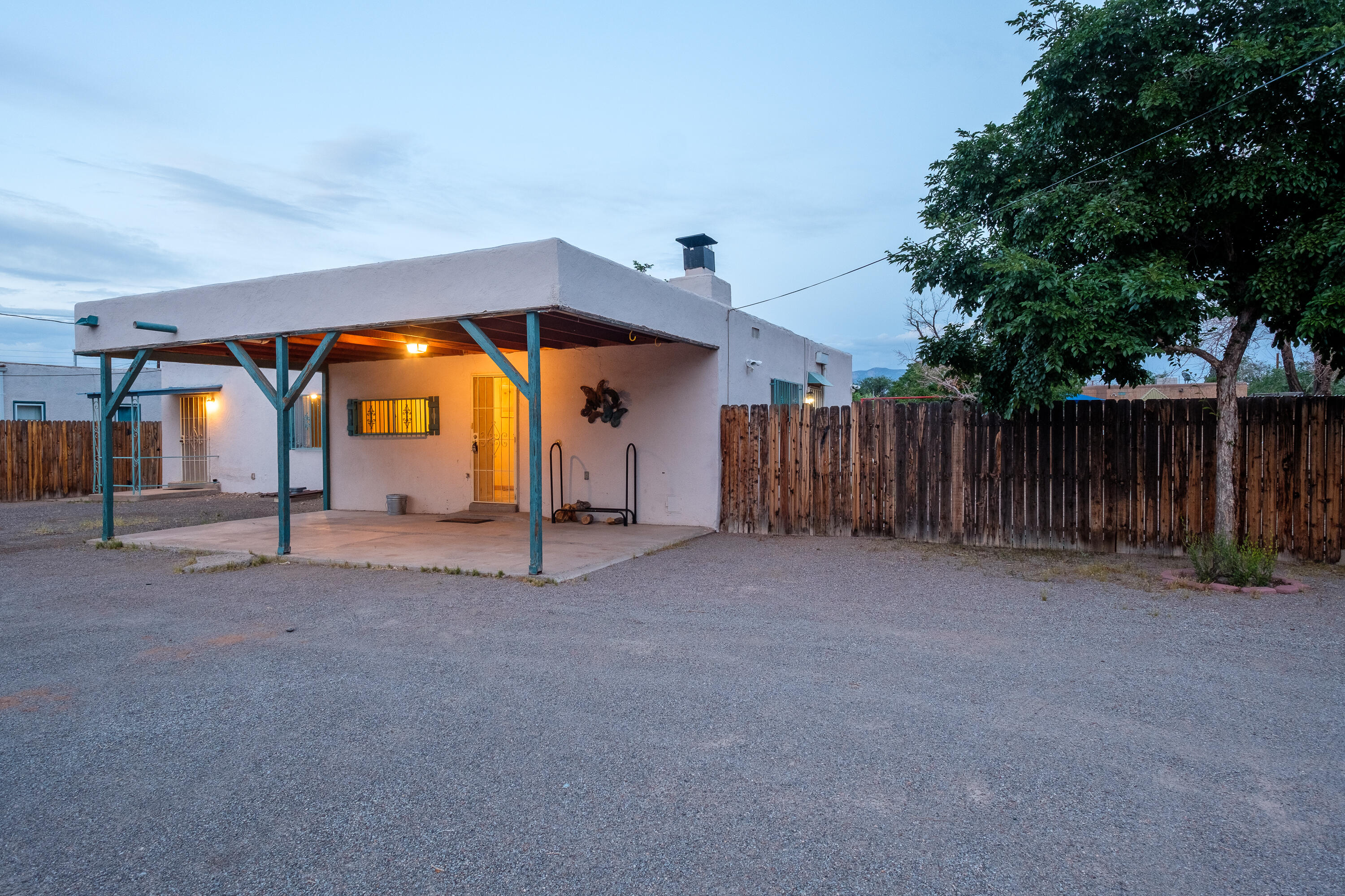 612 CANDELARIA Road NW - Main Image