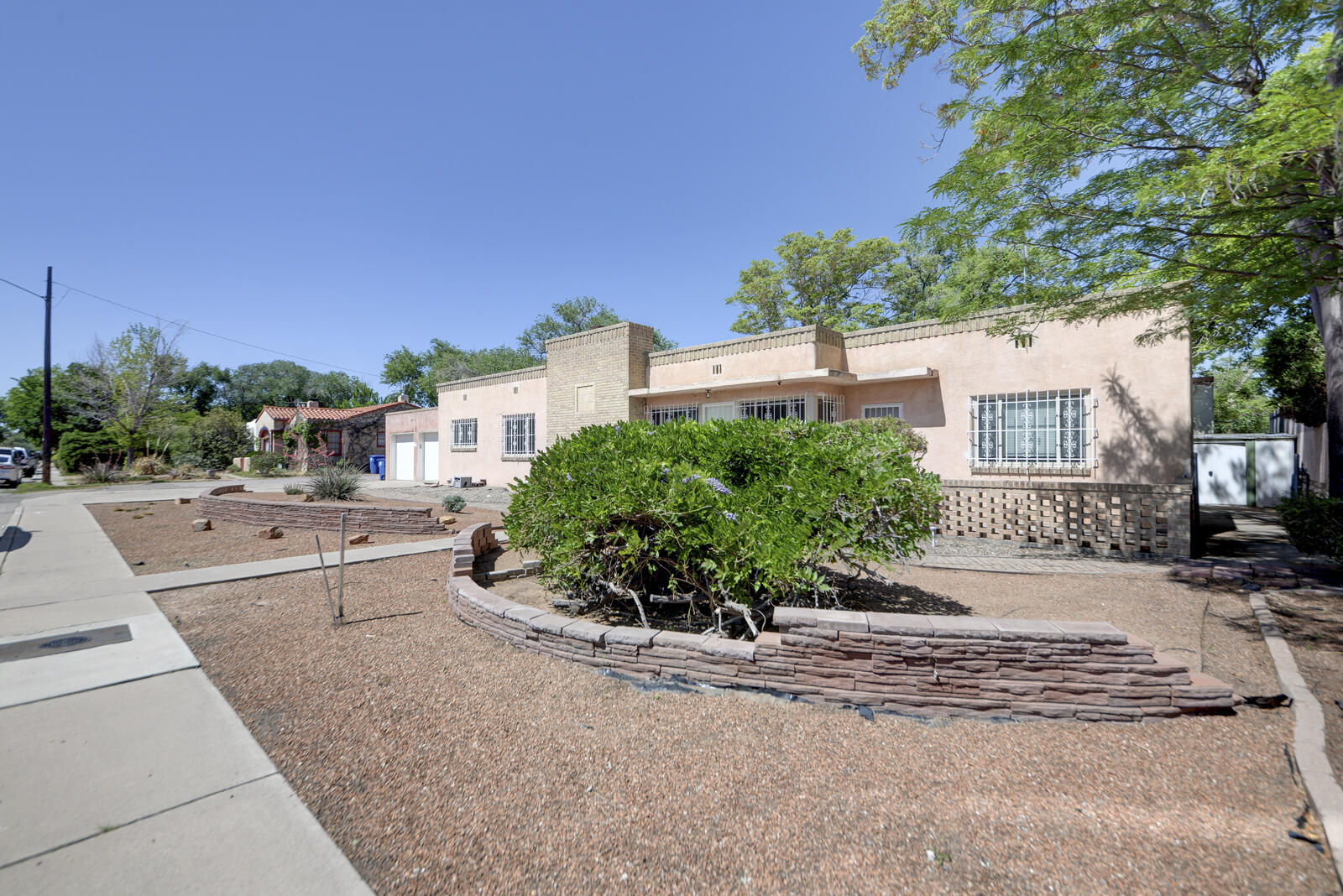 435 AMHERST Drive NE - Main Image