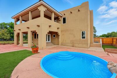 2061 BLAYLOCK Lane NE, Los Lunas 