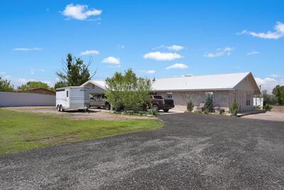 185 La Entrada Road, Los Lunas 