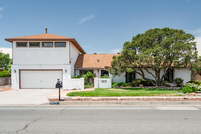 1917 MONTE LARGO Drive NE, Albuquerque