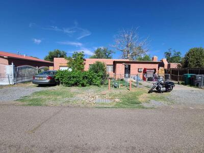 3031 AARON Court SW, Albuquerque