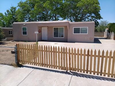 1015 June Street NE, Albuquerque