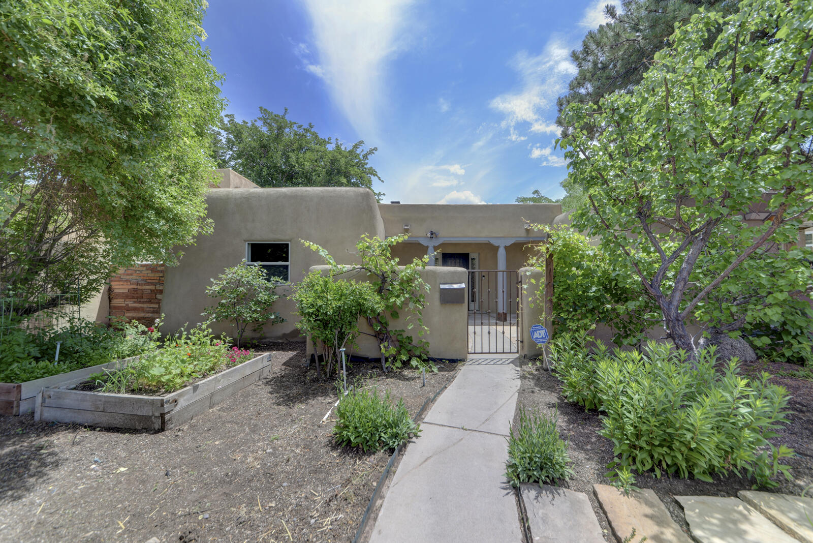 1228 LAFAYETTE Drive NE - Main Image